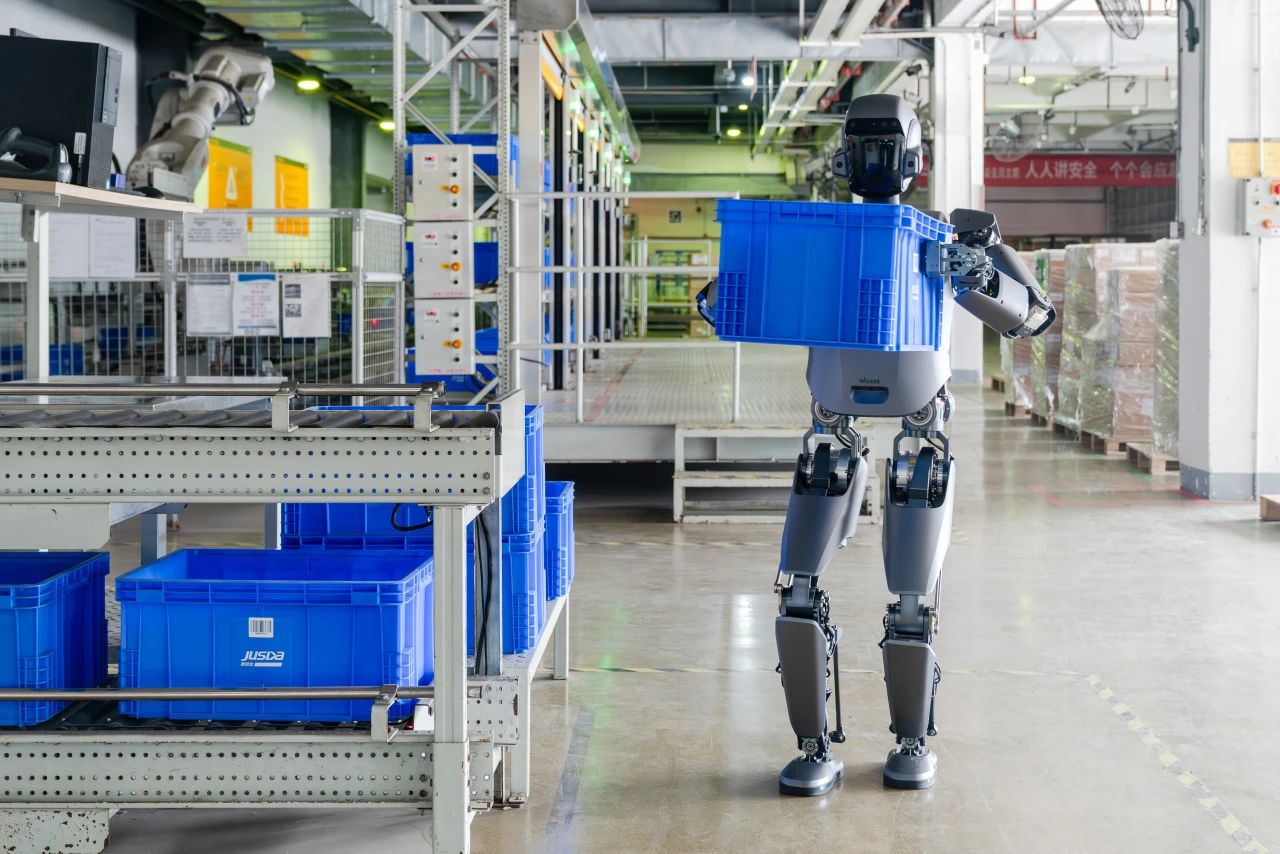 富士康与优必选宣布建立全方位长期战略合作，共同落地人形机器人在智能制造领域的应用