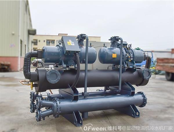 双机头螺杆式冷水机组的运行原理与常规冷水机一样吗？