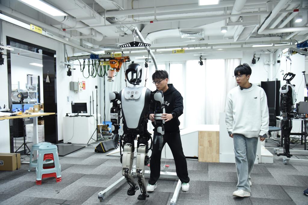 人形机器人“加速跑” 何时能进入日常生活？