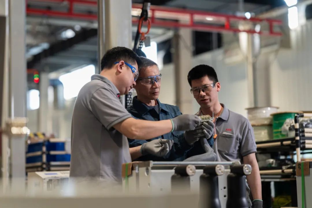 ABB全新升级服务业务体系,领航电气服务新时代