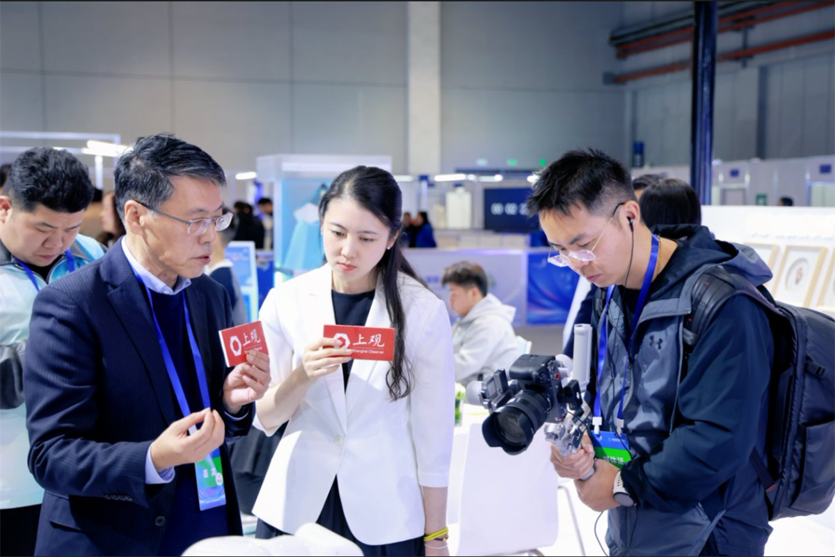 节卡机器人亮相上海市第二届职业技能大赛,展现产学研融合与全球化创新实践!