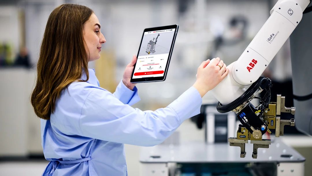 随时随地提升机器人技能!ABB推出“RoboMasters”个性化培训应用程序