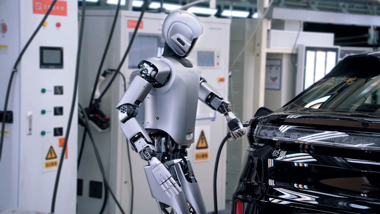 优必选促发群体智能觉醒,在极氪实现全球首例多台多场景多任务人形机器人协同实训