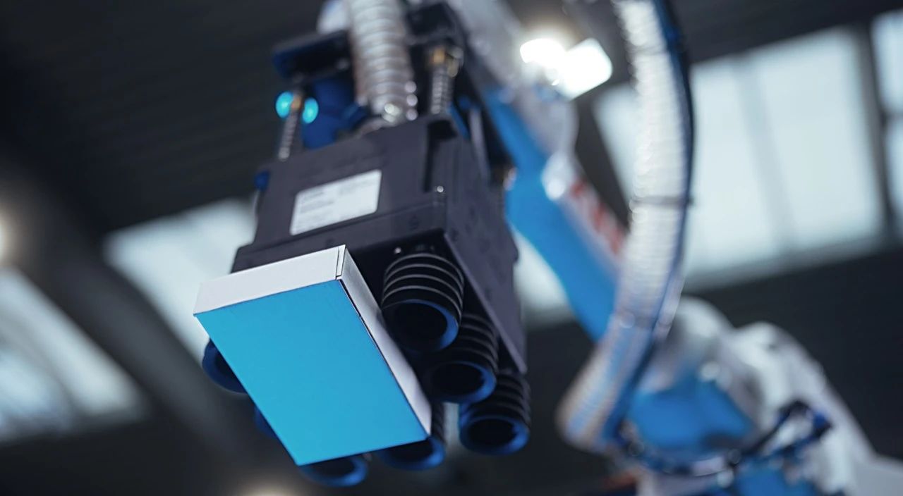 ABB推出全新AI赋能机器人拣选解决方案,助力服饰和物流行业转型升级!