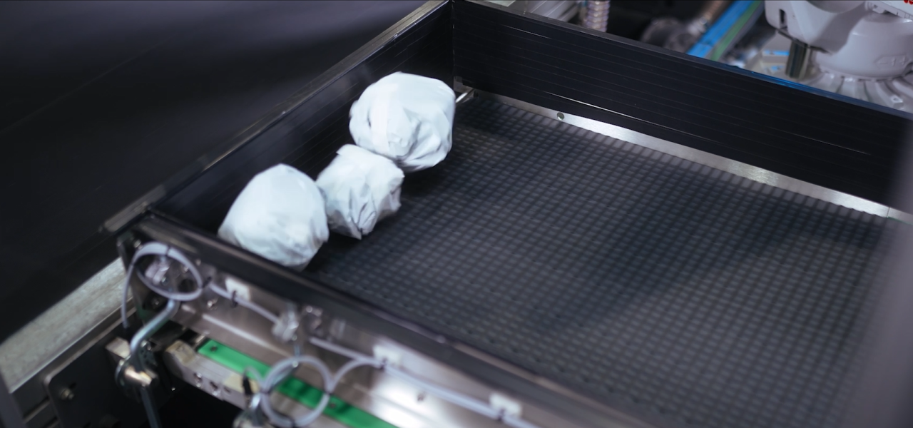 ABB推出全新AI赋能机器人拣选解决方案,助力服饰和物流行业转型升级!