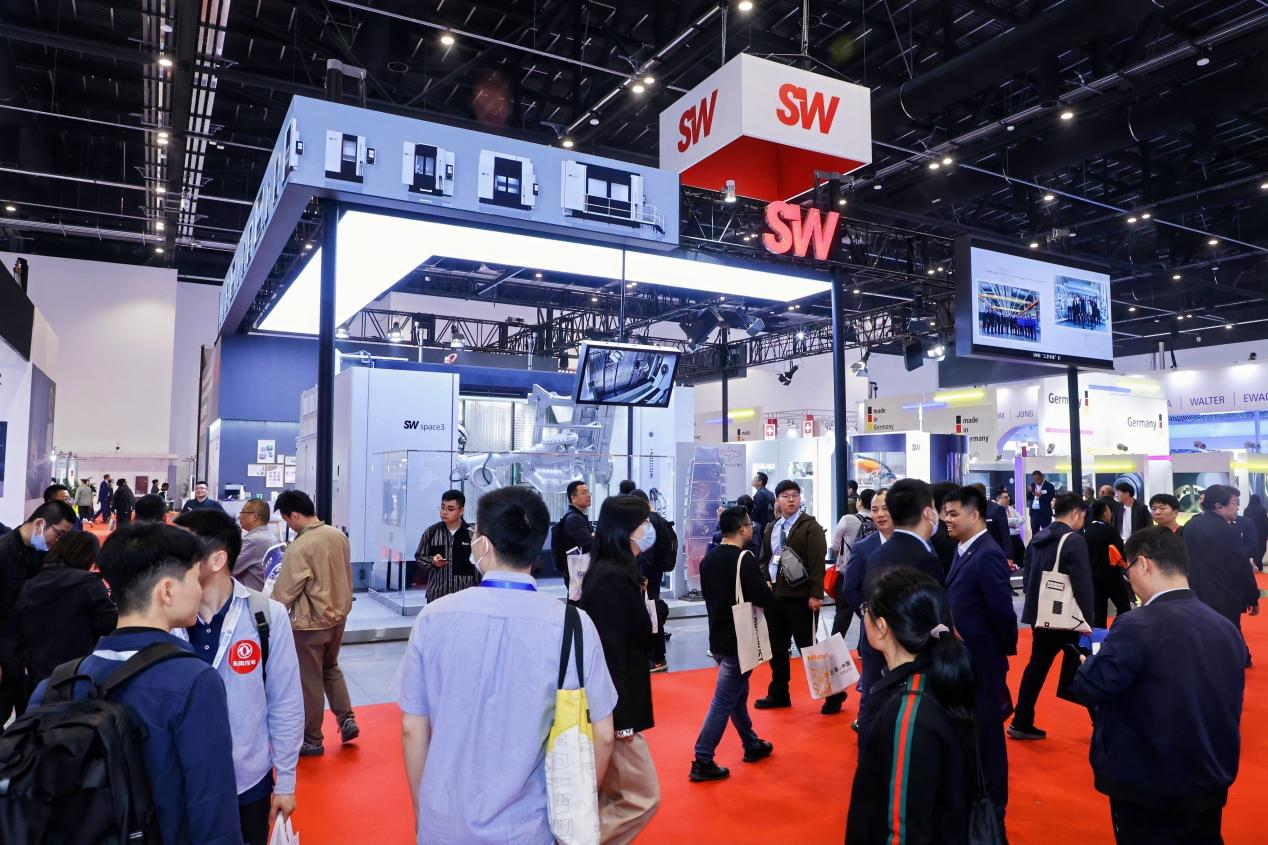 SW 与南京航空航天大学签署合作备忘录