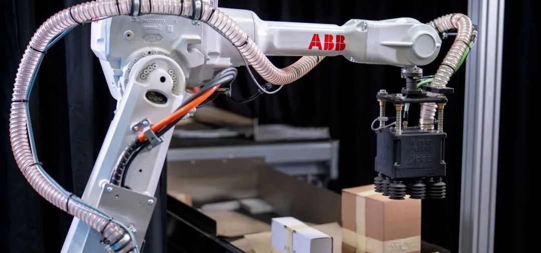 ABB推出全新AI赋能机器人拣选解决方案,助力服饰和物流行业转型升级!