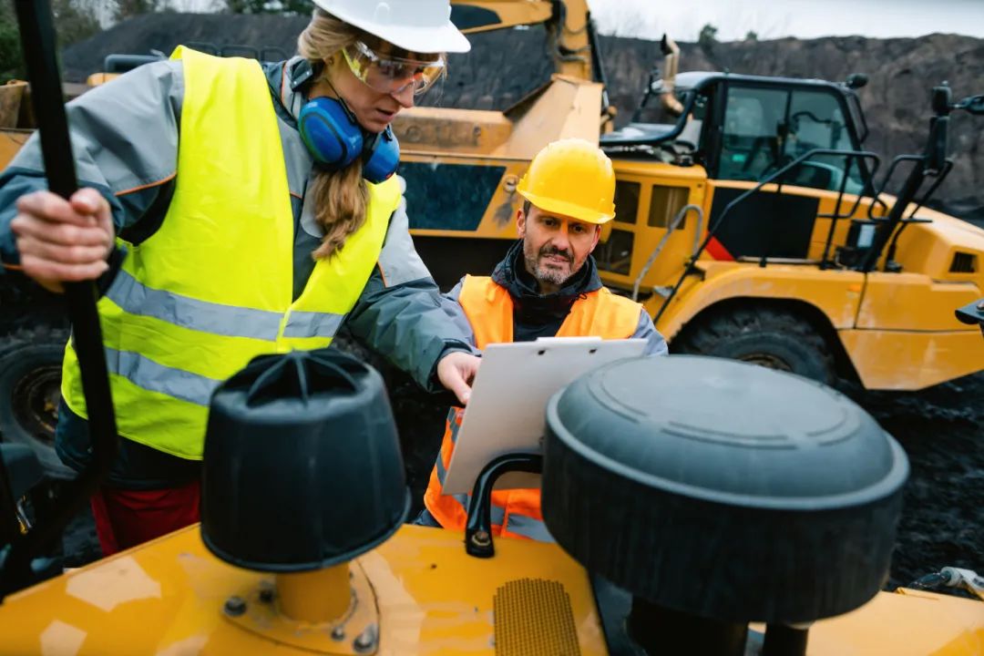 ABB Ability™工业知识库重磅发布！采用生成式AI解决方案守护技术专长，赋能人才队伍