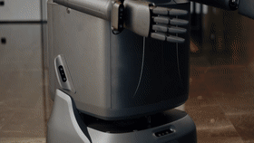 普渡机器人发布全球首款商用类人形具身智能服务机器人闪电匣Arm