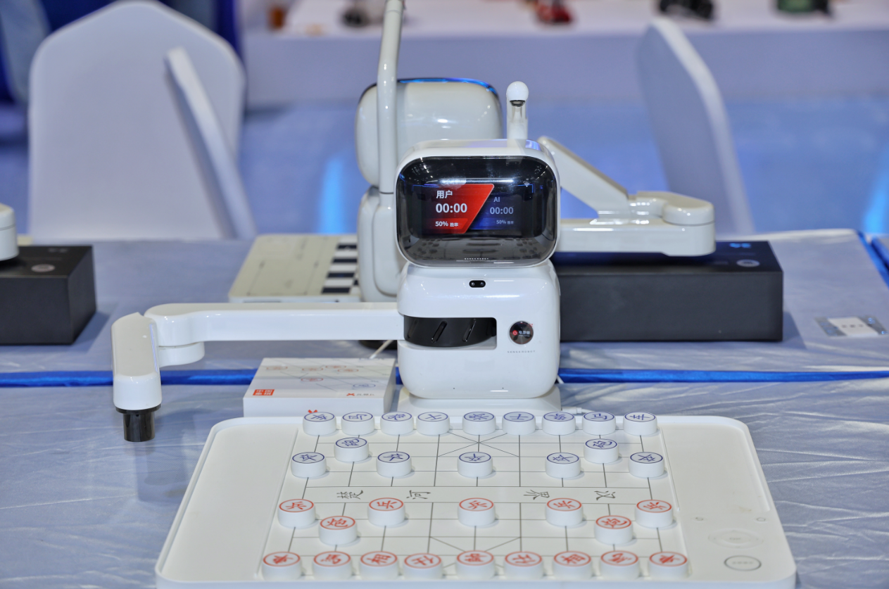 首届具身智能机器人运动会在无锡惠山开幕