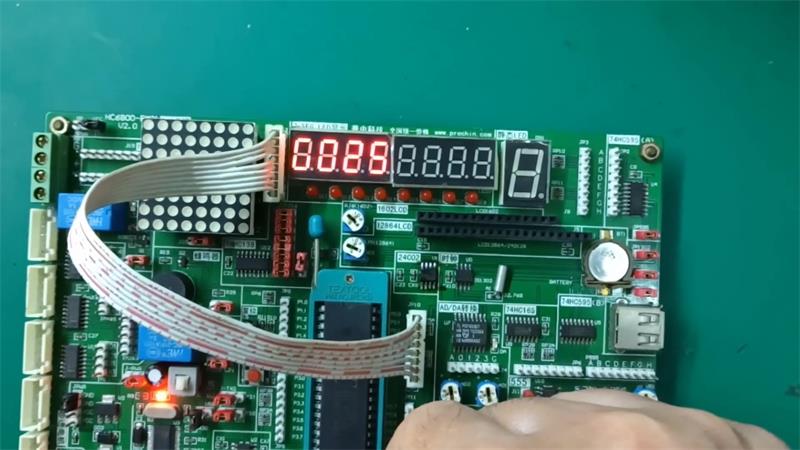 温湿度传感器工作原理全解析:从技术原理到实际应用