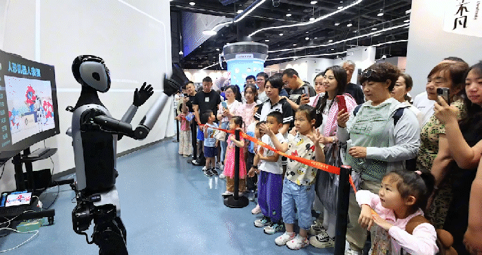 优必选发布商用人形机器人智慧展览解决方案,重塑服务新体验