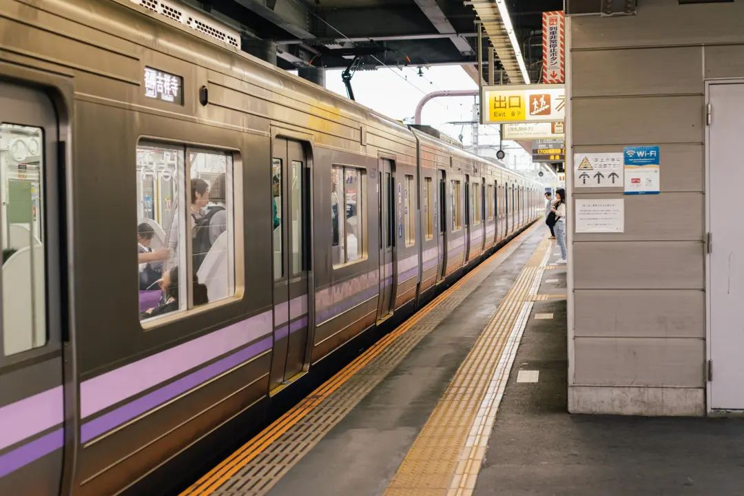 华北工控BIS-6920P：为轨道交通PIS系统提供高性能加固计算机硬件方案