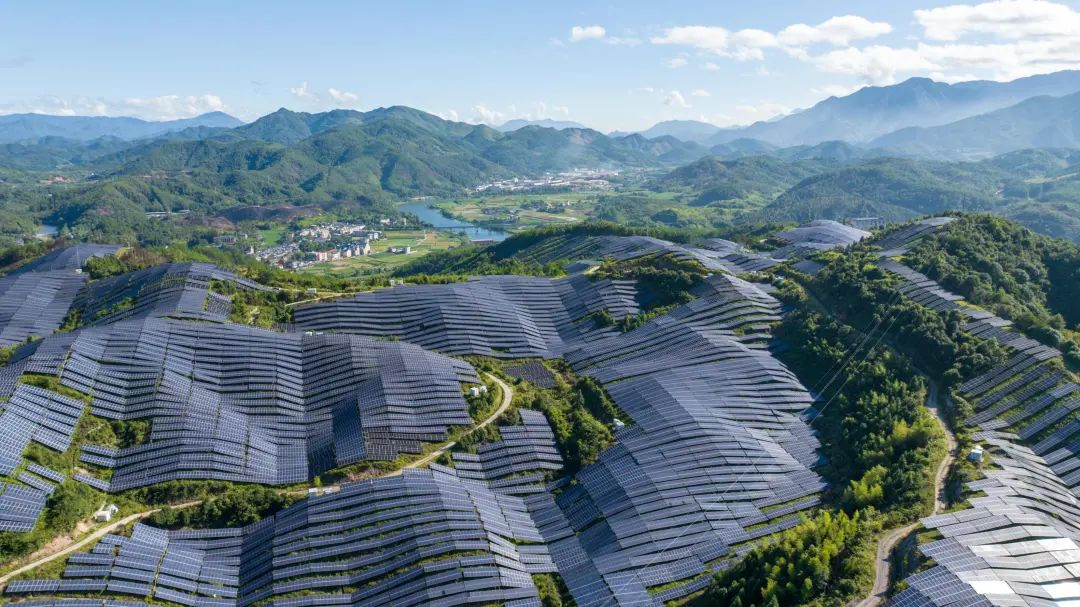 BIS-6690P-B10:增强性能与高可靠性设计,适用于光伏阵列边缘监控