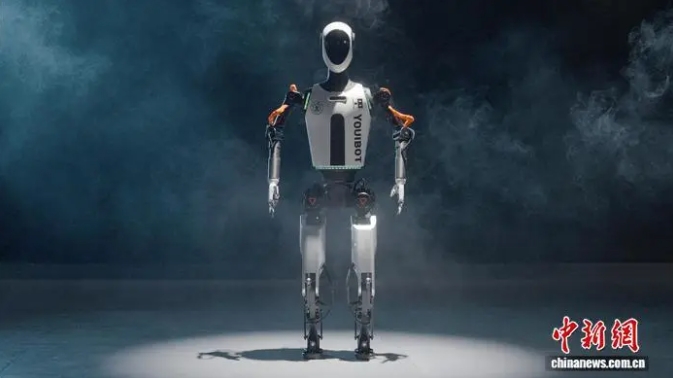 全球首创“一脑多态”架构人形机器人在合肥亮相