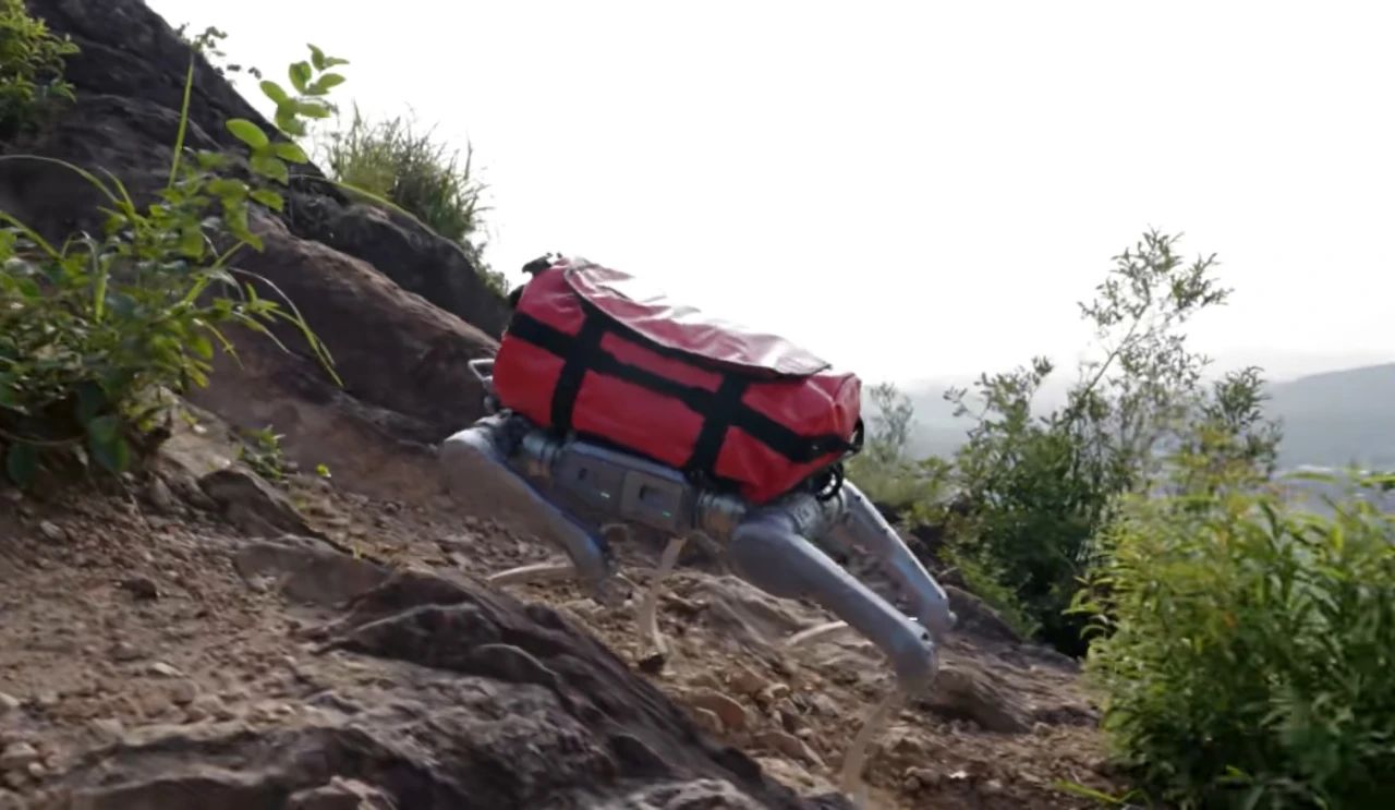 宇树科技,发布新款四足机器狗