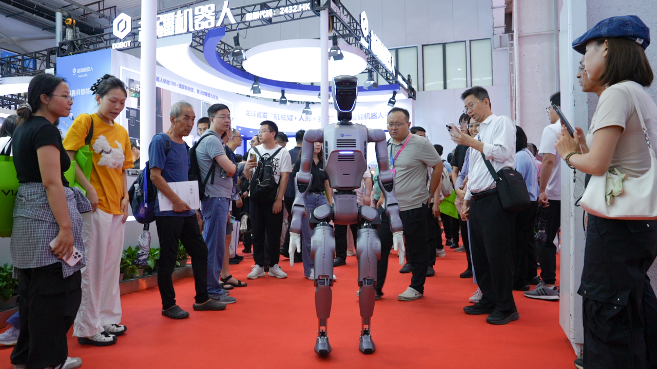 WRC 2025：越疆发布二代人形机器人平台，全场景新质生产力赢得全球客户订单