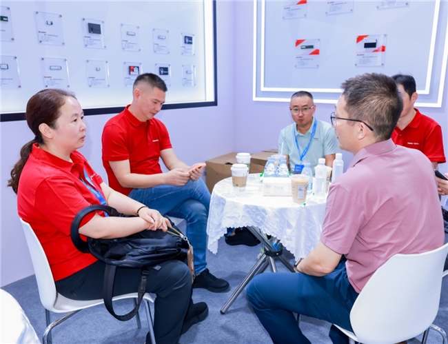 绿色+AI双管齐下 金士顿闪亮2025深圳国际电子展